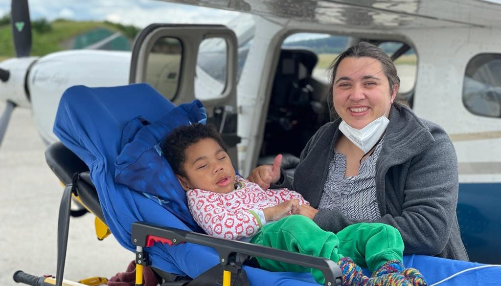 25.06.21 Jonathan mit Mutter