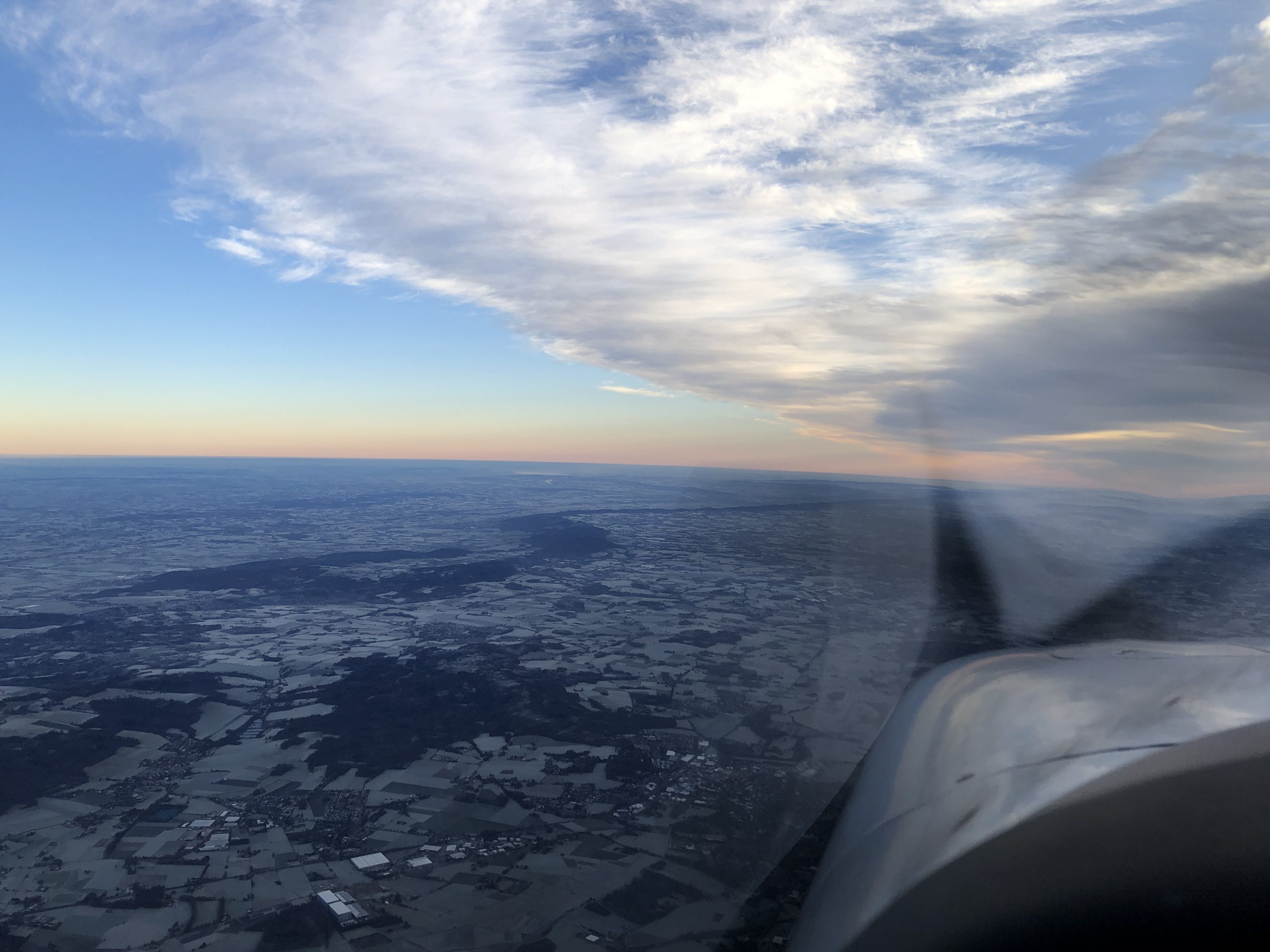 Schönes Wolkenbild Flug Funke
